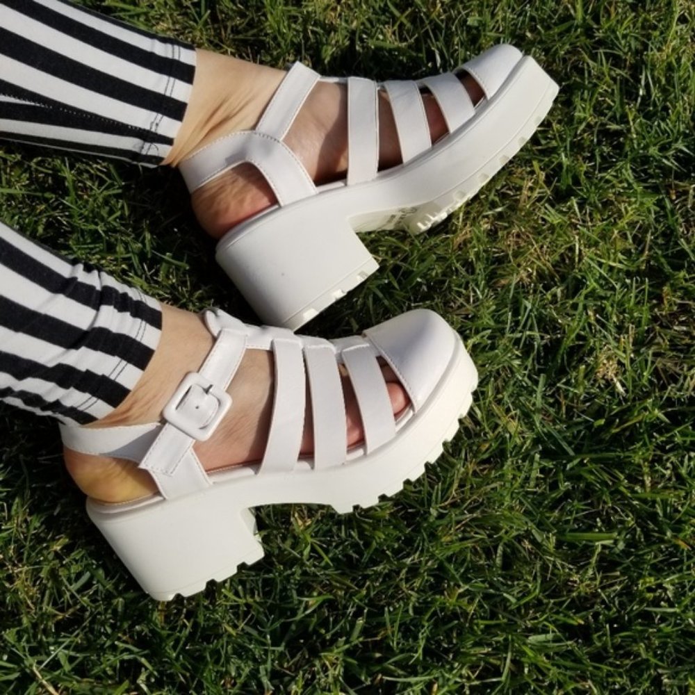 Close Toe White 90's Grunge Look Chunky Shoes - Picture 7 of 8
